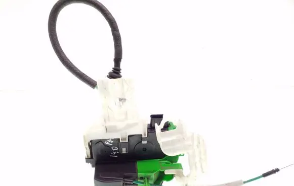 Hyundai i40 Front door lock 813103Z000