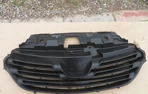 Renault Trafic III (X82) Front bumper upper radiator grill