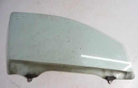 Mitsubishi ASX Front door window glass four-door