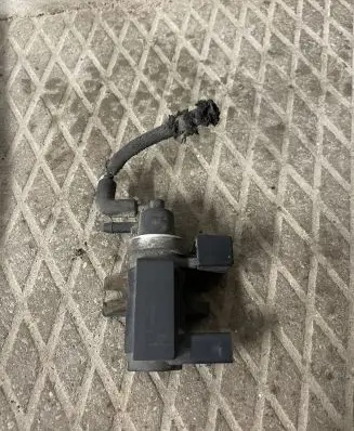 Audi A6 S6 C5 4B Turbo solenoid valve 8E0906628A 72290330