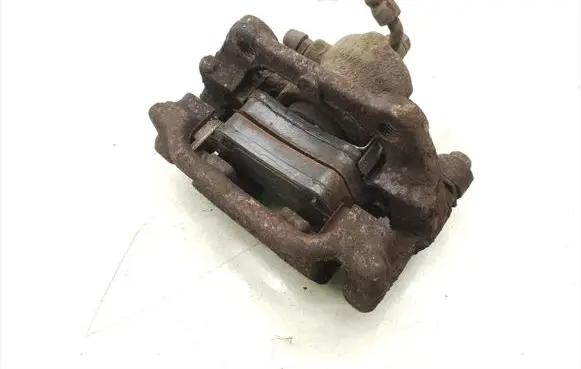Honda CR-V Rear brake caliper