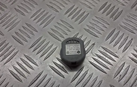 Mercedes-Benz C W204 Rain sensor A2048702751