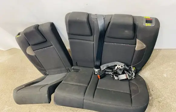 Peugeot 2008 I Second row seats 
