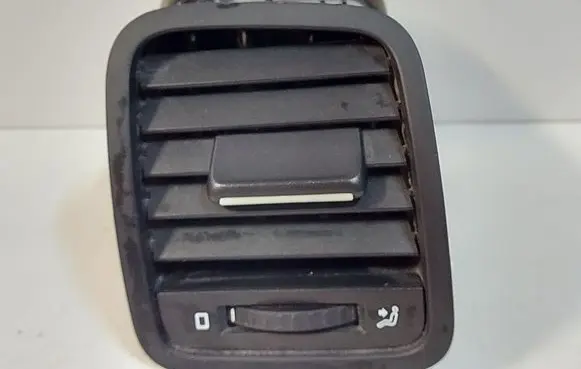 Skoda Yeti (5L) Dashboard side air vent grill/cover trim 5L0819702