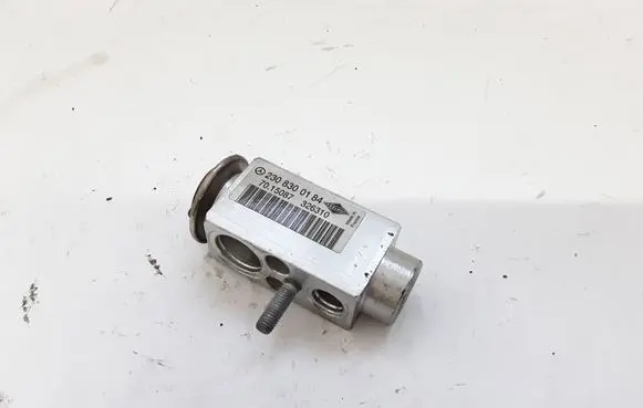 Mercedes-Benz C W204 Air conditioning (A/C) expansion valve 2308300184 7015087 326310