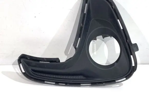Toyota Yaris Front bumper lower grill 521120D250
