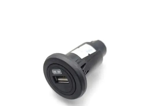 Jaguar I-Pace USB socket connector J9D319010AB