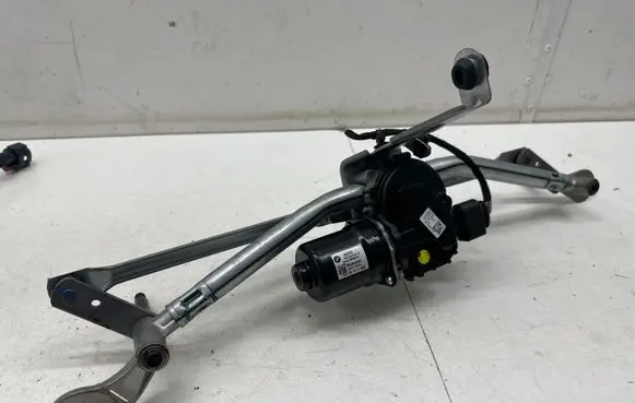 BMW X7 G07 Front wiper linkage and motor 5A45FD2 5A47512