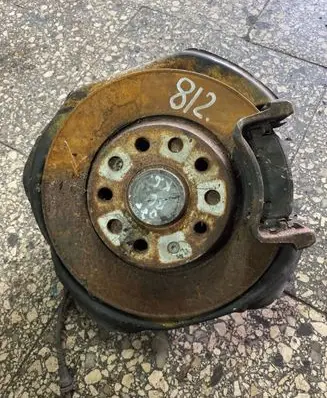 Rear wheel hub