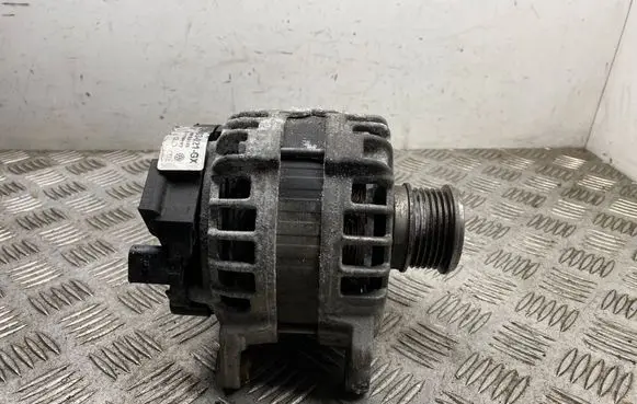 Skoda Superb B8 (3V) Generator/alternator 04L903021G