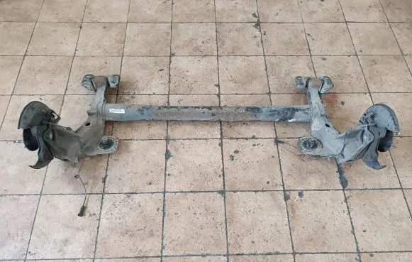 Opel Zafira C Rear axle beam 