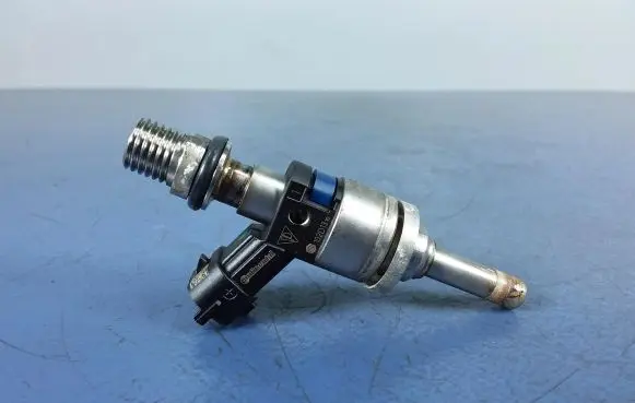 Porsche Panamera (970) Fuel injector 94811012832