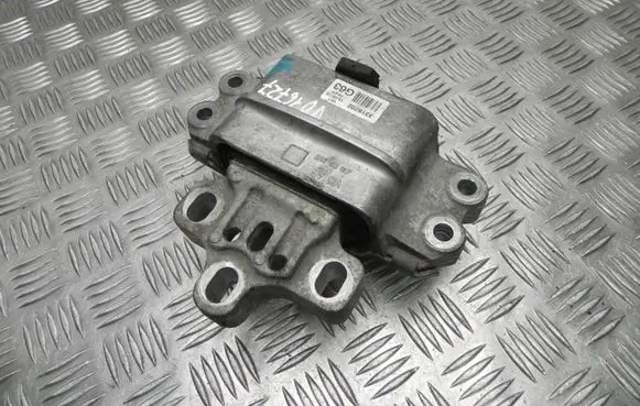 Volkswagen PASSAT B7 Engine mount bracket 1K0199555AT VD16727