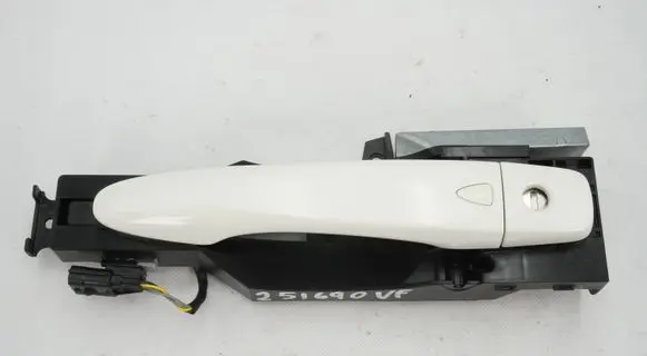 Nissan Qashqai Front door exterior handle 8061121133