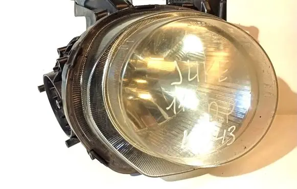 Nissan Juke I F15 Headlight/headlamp