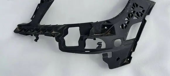 Mercedes-Benz C W204 Front bumper mounting bracket A2048850765