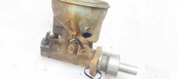 Volkswagen Golf III Master brake cylinder 311948