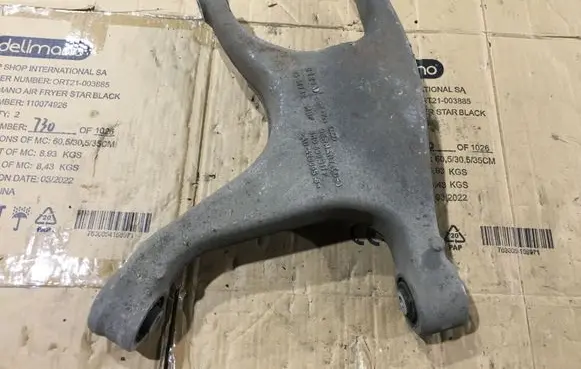 Audi A8 S8 D4 4H Rear upper control arm/wishbone 8R0505311F