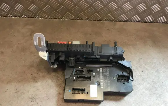 Mercedes-Benz C W204 Fuse module 2049006301