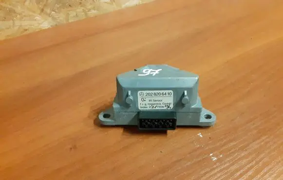 Mercedes-Benz S W140 Alarm movement detector/sensor 2028206410