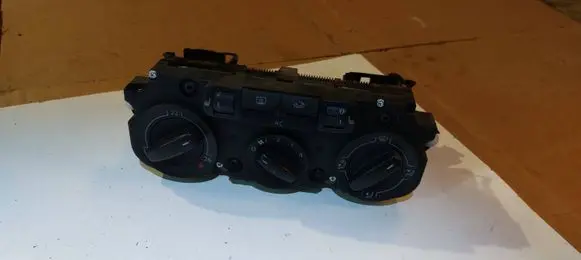 Volkswagen PASSAT B6 Climate control unit 3C2820045A 5HB00932827 987676V
