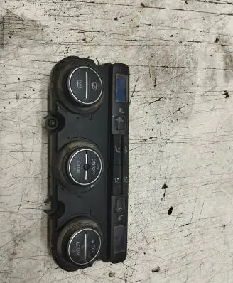 Volkswagen Touran I Climate control unit