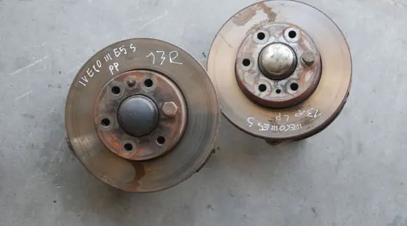 Iveco Daily 4th gen Front wheel hub 150KM