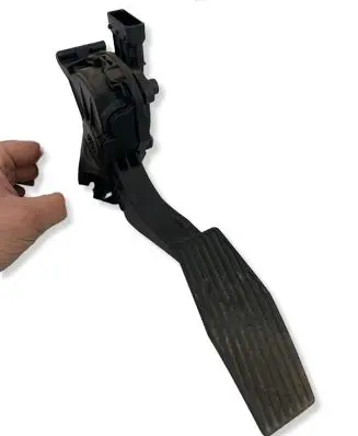 Opel Astra J Accelerator throttle pedal 6PV00976507 13252702