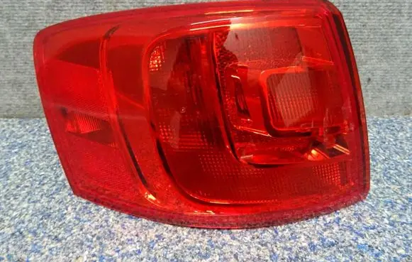 Volkswagen Jetta VI Rear/tail lights 5C6945095