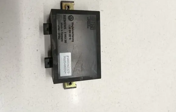 Volkswagen PASSAT B4 Immobilizer control unit/module 1H0953257B