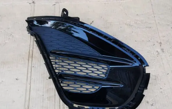 KIA Ceed Front bumper lower grill 86564J7LA0 86576J7LA0 Kratka zderzaka przód prawa rh kia ceed 3 III lift GT-LINE