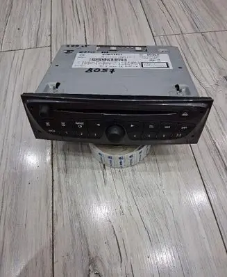 Renault Clio III Radio/CD/DVD/GPS head unit 281159732R