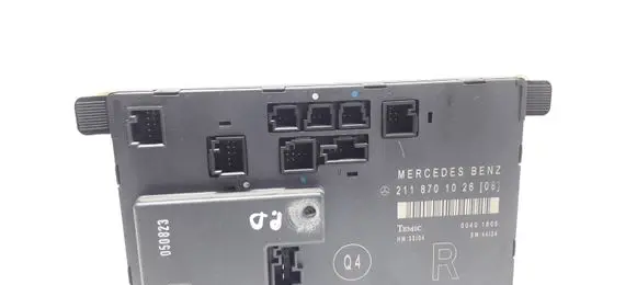 Mercedes-Benz E W211 Door control unit/module 2118701026