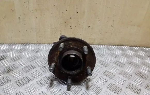Ford Kuga II Rear wheel hub