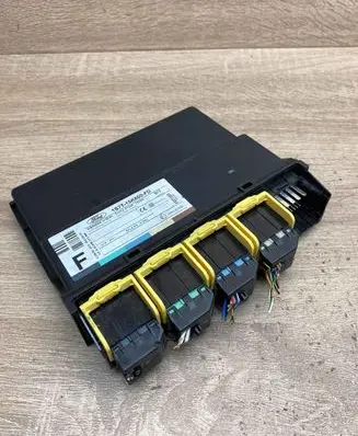 Ford Focus Comfort/convenience module 1S7T15K600FD 5WK48730F T83SA