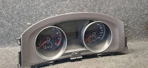 Volkswagen Golf VII Speedometer (instrument cluster) 5G1920740B