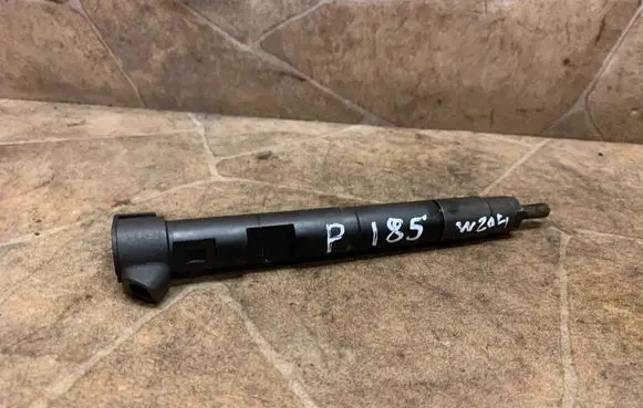 Mercedes-Benz C W204 Fuel injector A6510700587