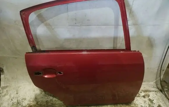 Citroen C4 I Rear door RAUDONOS
