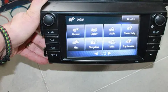 Radio/CD/DVD/GPS head unit