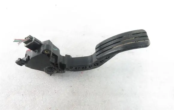 Opel Vivaro Accelerator throttle pedal 180020024R