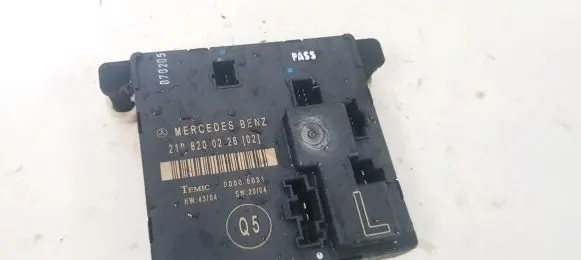 Mercedes-Benz CLS C219 Door control unit/module 2198200226 00005031