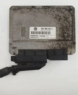Skoda Fabia Mk1 (6Y) Engine control unit/module 03D906032C 5WP4012407 3PD2501