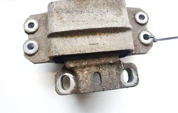 Skoda Octavia Mk2 (1Z) Engine mount bracket 1K0199555