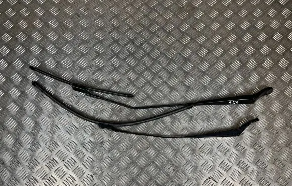 Peugeot 208 Front wiper blade arm 9673292080 9673291980