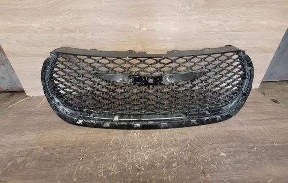 Chrysler Pacifica Front bumper upper radiator grill 6WF26TRMAC