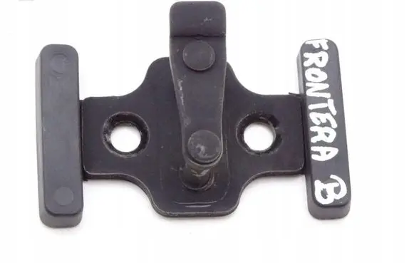 Opel Frontera B Front door lock loop/hook striker 