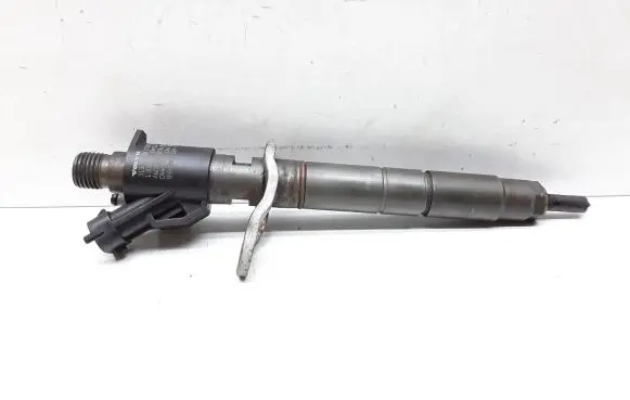 Fuel injector