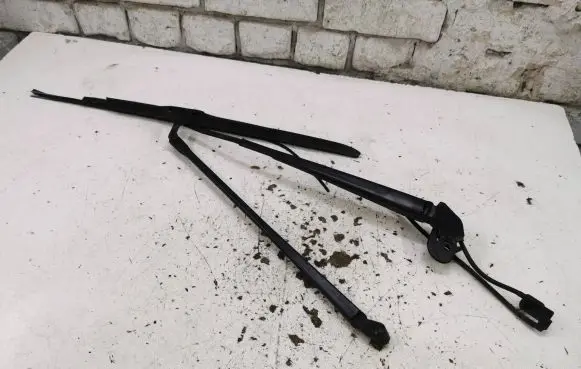Toyota Yaris Windshield/front glass wiper blade 