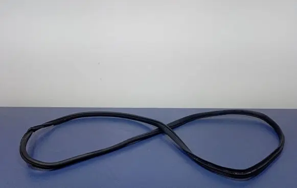 KIA Sorento Front door rubber seal 