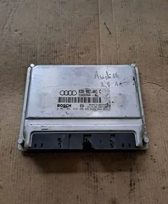 Audi A4 S4 B5 8D Engine control unit/module 8D0907401C 0281001838